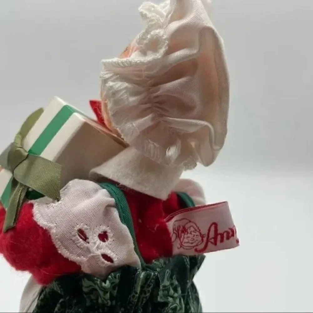Vintage Annalee Mrs. Claus Holding Presents Christmas Holiday Figurine